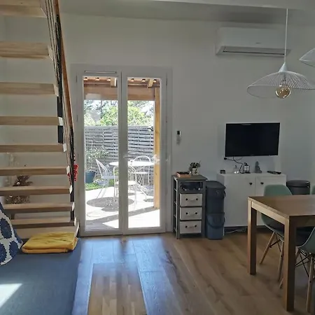 Maisonnette Calme Et Ensoleillee, Parking Prive Apartment